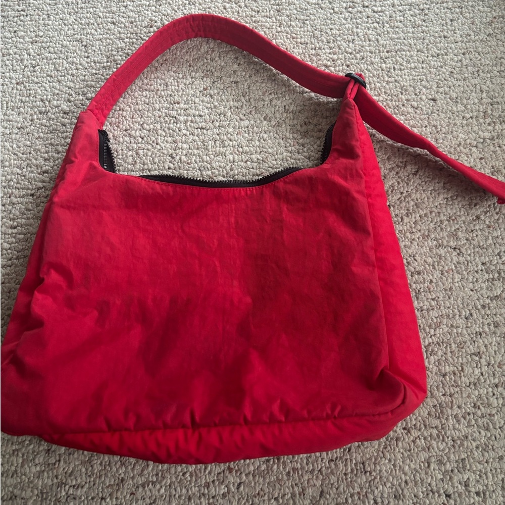 Baggu nylon shoulder bag in candy apple red